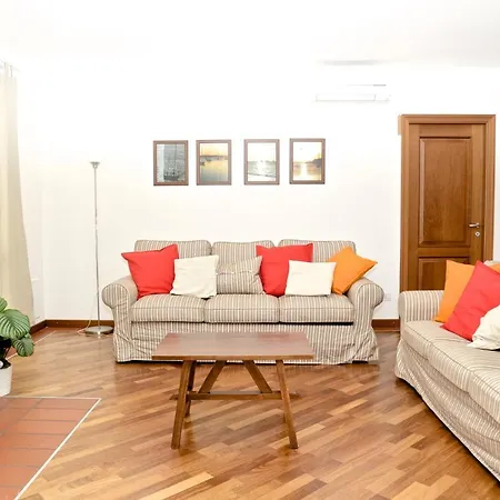 Casa Lory With Private Garden Apartment